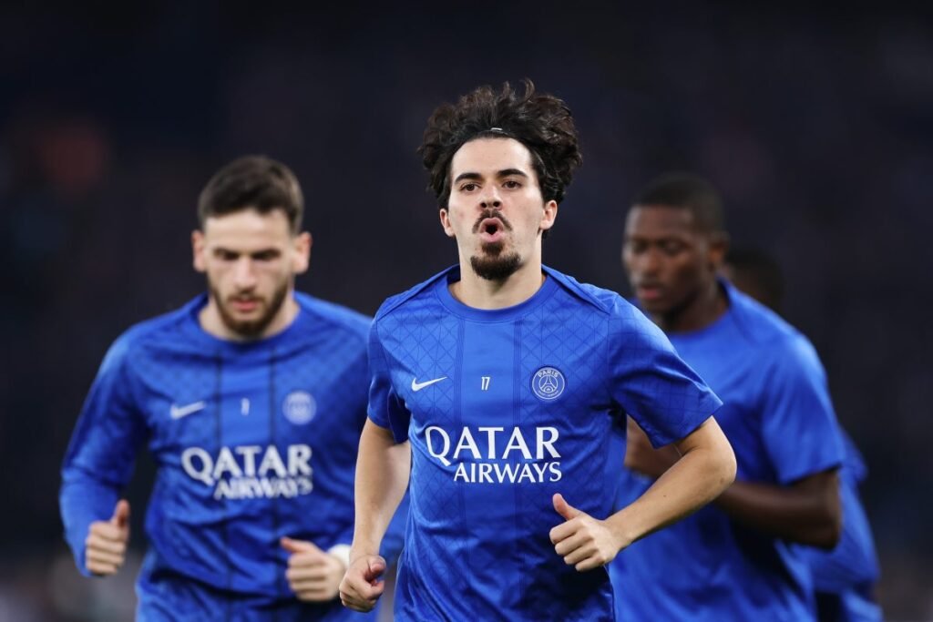 Le joueur du Paris Saint-Germain Vitinha subit une IRM pour