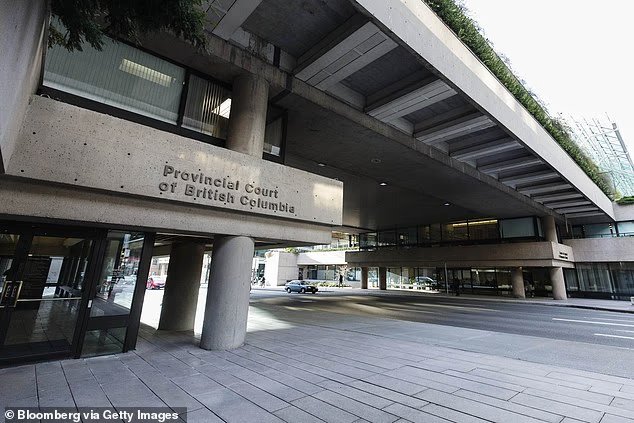 Le juge Voke a condamné un homme qui avait étouffé