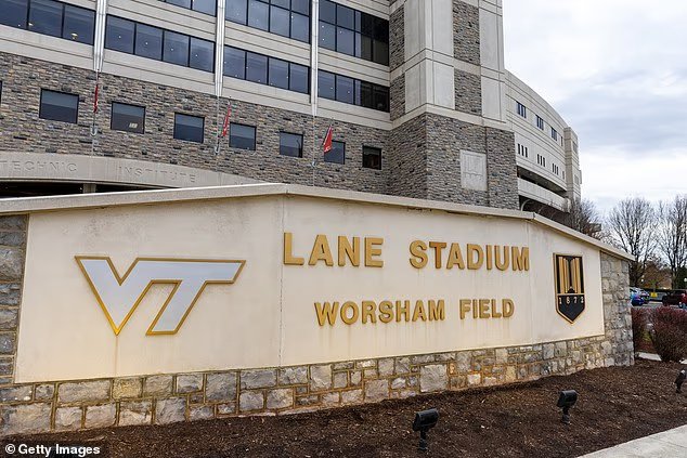 Le moment terrifiant où un parachutiste souffle sur le tableau