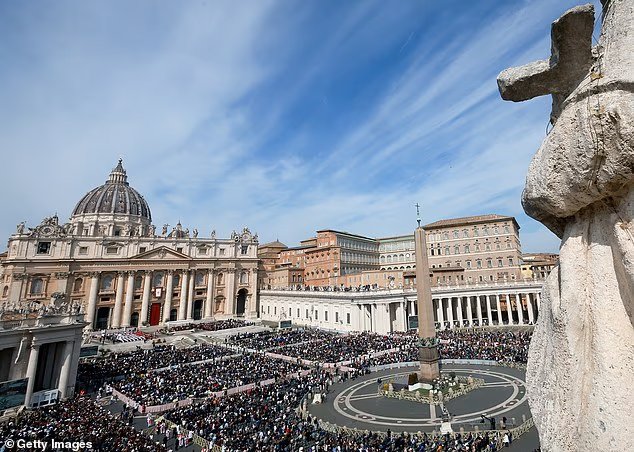 Le mystère des archives secrètes du Vatican s'approfondit alors que