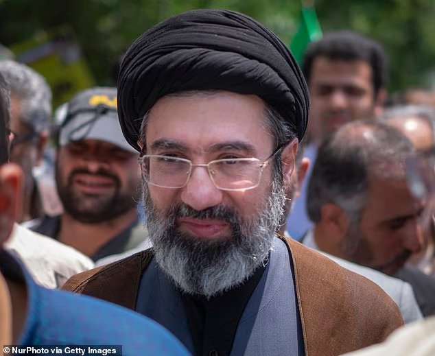 Le nouveau guide suprême iranien « inconscient » dans la