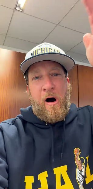 Le superfan du Michigan, Dave Portnoy, se déchaîne alors qu'il