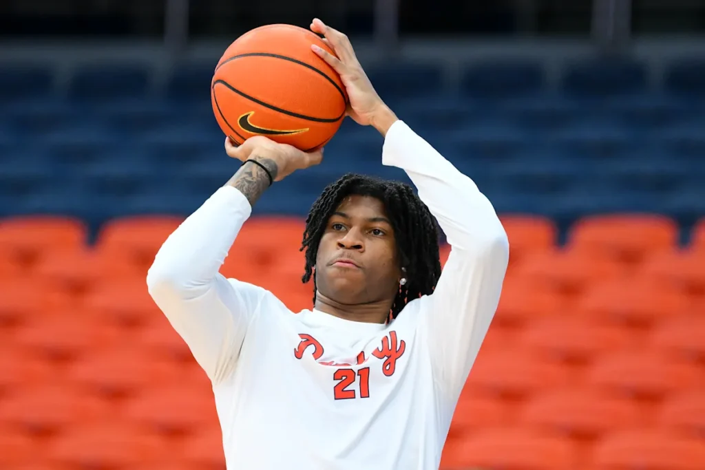 Le transfert du top 10, Donnie Freeman, suscite l’intérêt du