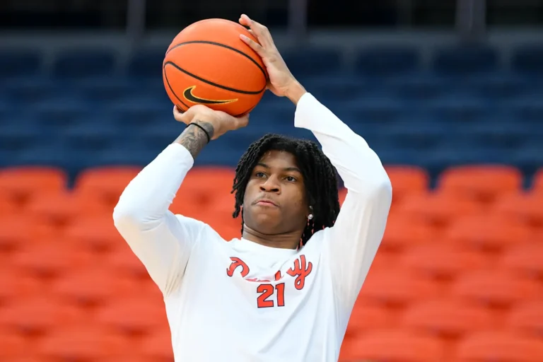 Le transfert du top 10, Donnie Freeman, suscite l’intérêt du