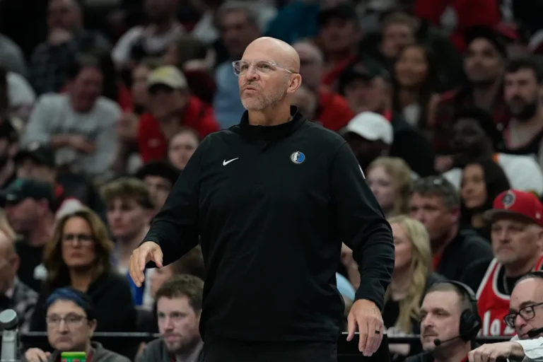 L'entraîneur-chef des Mavericks, Jason Kidd, a été expulsé peu de