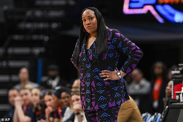 L'entraîneur de March Madness a été licencié au milieu d'une