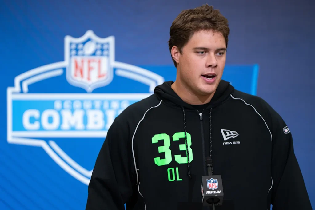 Les 49ers ajoutent l'aide de l'OL et de la DB