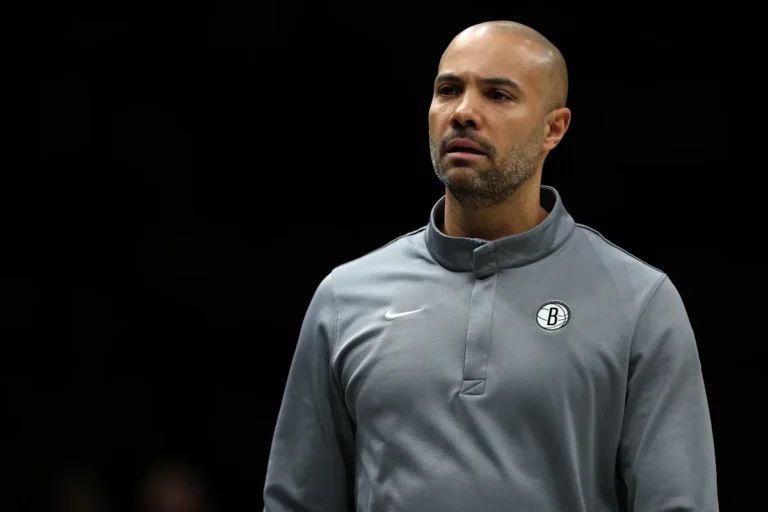 Les Brooklyn Nets auraient reconduit l'entraîneur-chef Jordy Fernandez et le