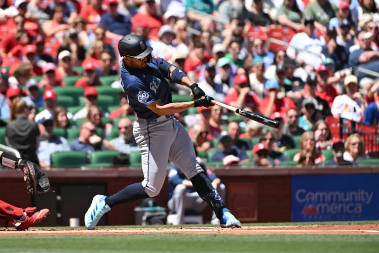 Les Mariners ont battu les Cardinals 11-9 dans le match,