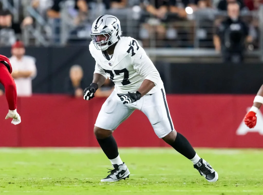 Les Titans accueillent les Raiders sur la route en prolongation