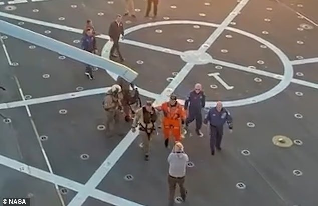 Les astronautes d'Artemis II ont du mal à marcher alors