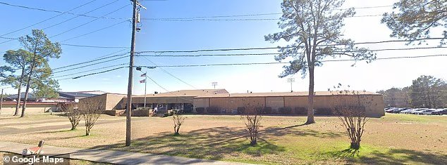 Les autorités suspendent l'entraîneur d'un lycée après une confrontation virale