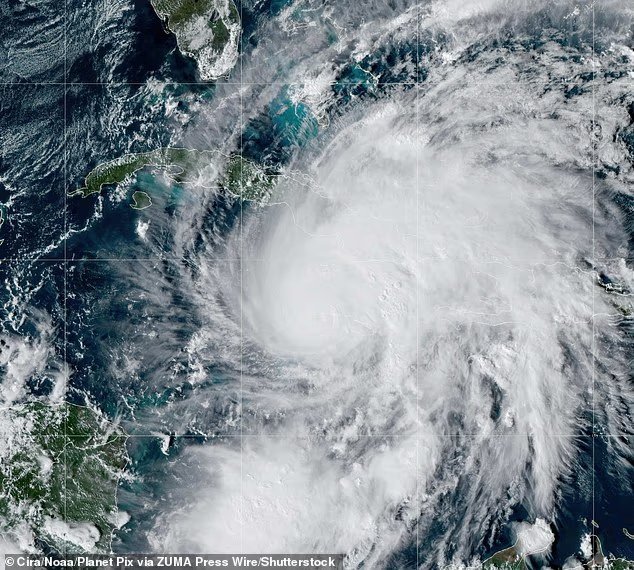 Les dernières prévisions d'ouragans révèlent des menaces mortelles qui pèsent