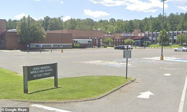 Les étudiants font pression pour remplacer la mascotte de l'école,