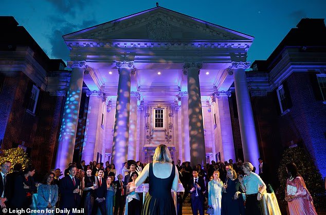 Les stars de la télévision et les alliés de Trump