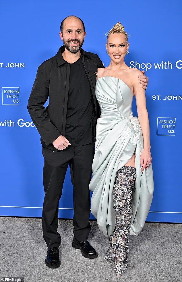 L'ex-Christine Quinn de Sunset vend 27 000 $ par mois