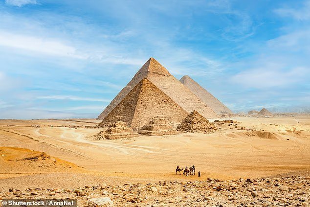 L'histoire de la Grande Pyramide d'Égypte démystifiée alors que de