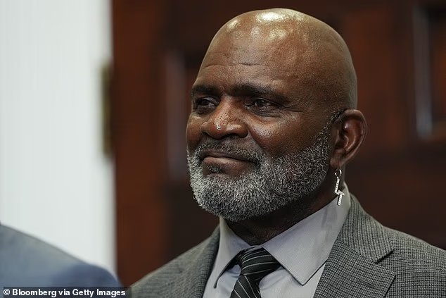 L'icône de la NFL, Lawrence Taylor, a été transportée d'urgence