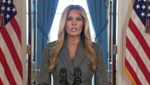 Lisez le déni sans fin de Melania Trump d'être une