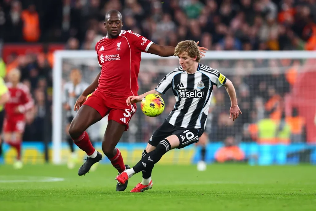 Liverpool intéressé par 35 millions de livres sterling pour un