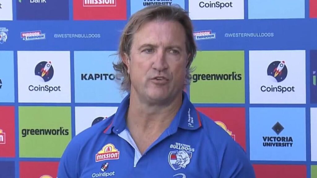 Luke Beveridge apuntó al continuo cambio de reglas de la