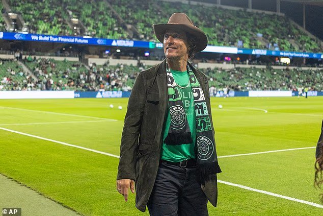 Matthew McConaughey envoie une lettre à David Beckham pour «