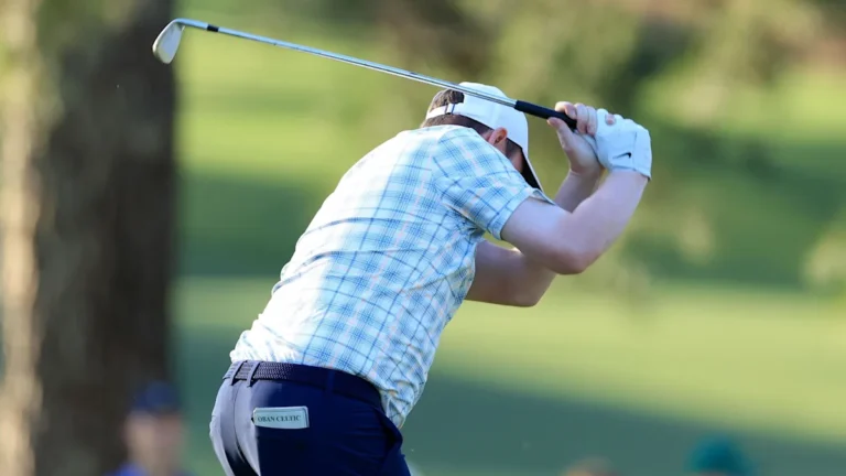 McIntyre fait face à l'action après le geste de colère