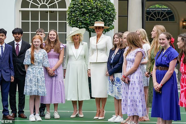 Melania brise son silence sur la façon dont elle fait