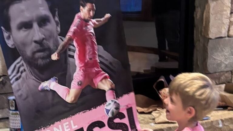 Messi est là ! Ses fans, dont Gill, sont prêts