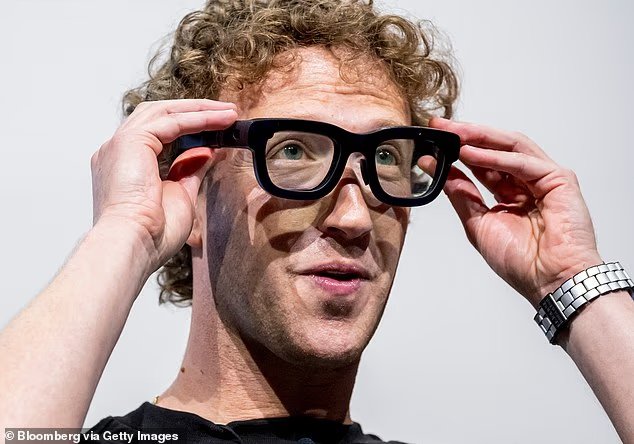 Meta crée 8 000 emplois alors que Zuckerberg double son