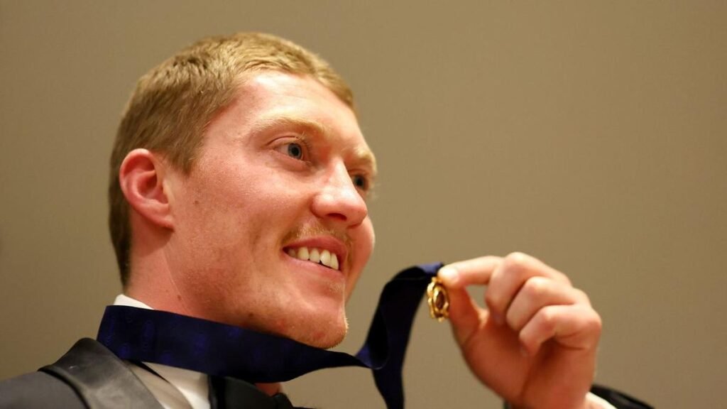 Microscopio sobre el medallista de Brownlow Matt Rowell mientras las