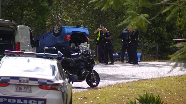 Mujer que paseaba perros muere después de que su automóvil