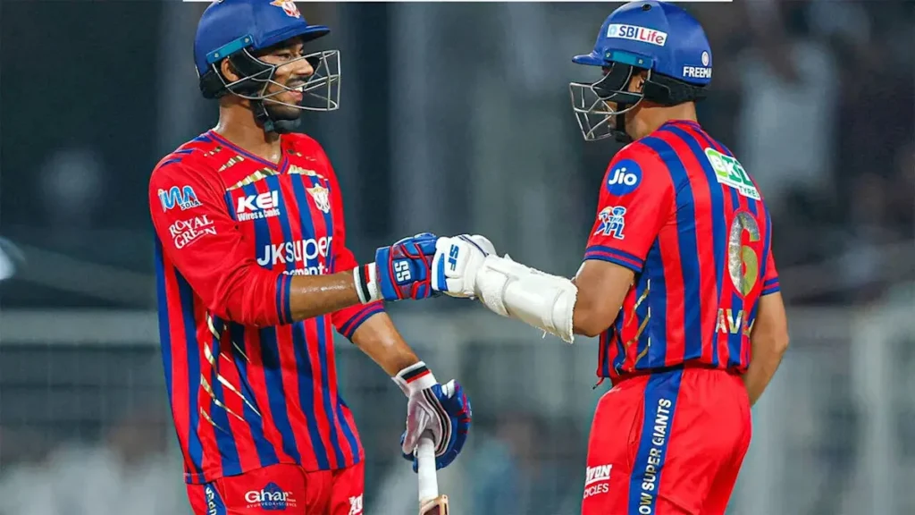 Mukul Choudhary et Avesh Khan créent l'histoire lors du vol