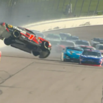 NASCAR: La voiture de Carson Kvapil bascule violemment après moins
