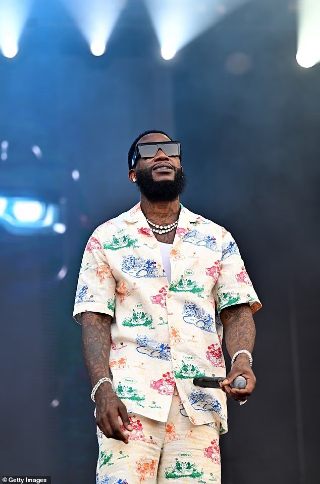 NEUF personnes ont été arrêtées pour le terrifiant complot visant