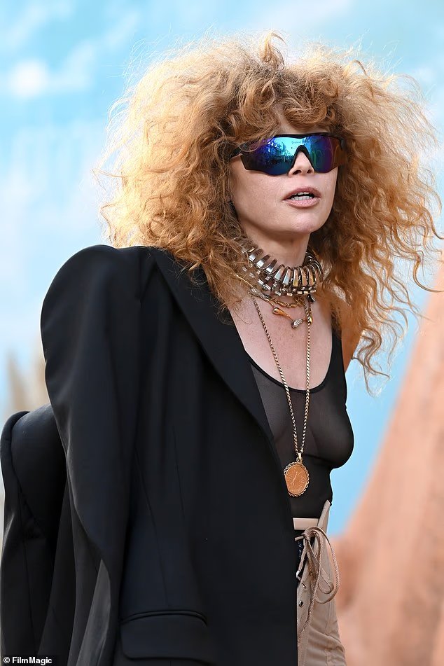 Natasha Lyonne « SUPPRIMÉE du vol Delta » quelques heures