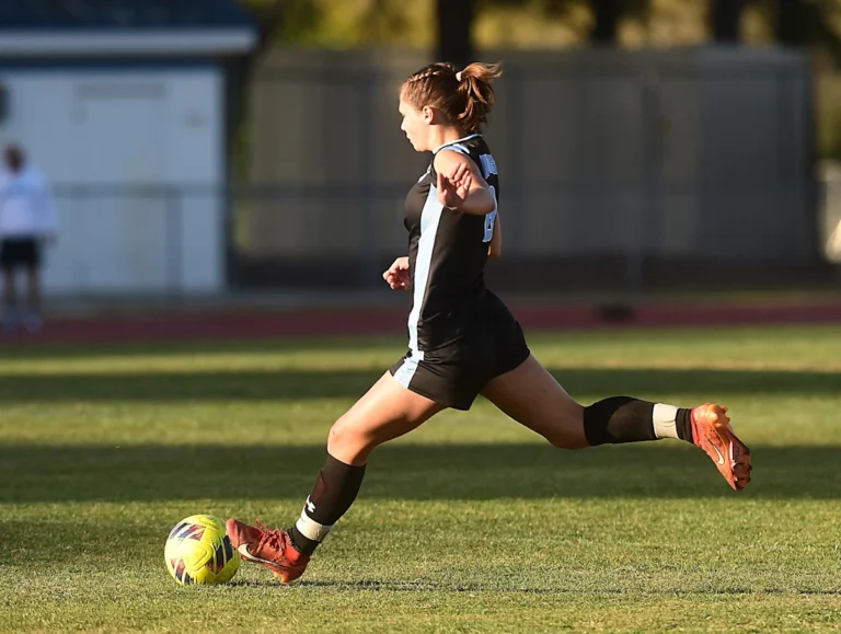 "Nous sommes prêts" : l'équipe de football féminine de Hoggard bat