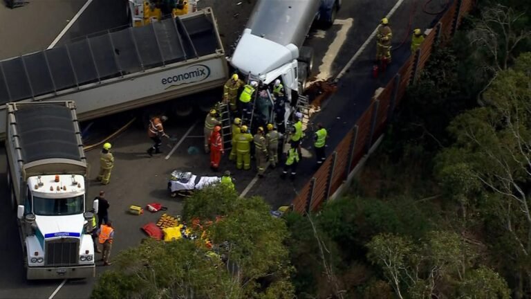 Oficial, Un accidente de varios vehículos provoca largos retrasos en