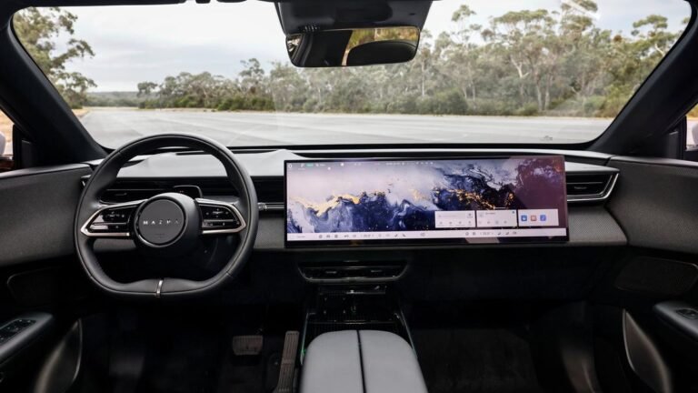 Precios del Mazda CX-6e 2026: el nuevo SUV eléctrico supera