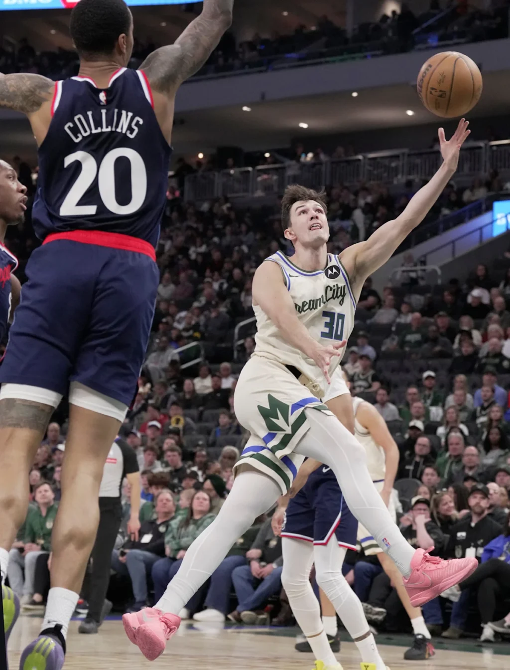 Qui est Cormac Ryan des Bucks qui a marqué 25