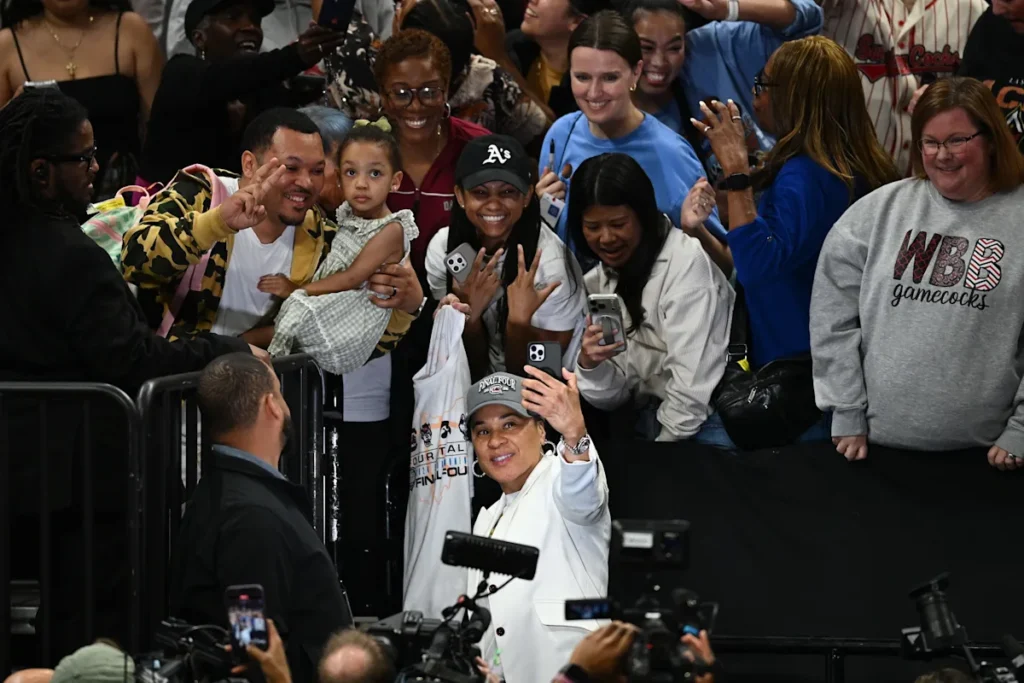 Qui est Dawn Staley? Plus d’informations sur la relation des