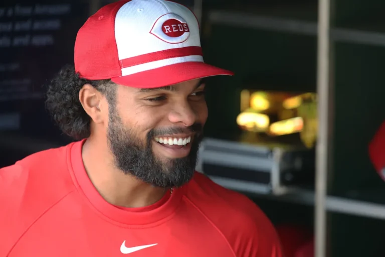 REGARDER: Rece Hinds frappe un circuit pour le Triple-A Louisville