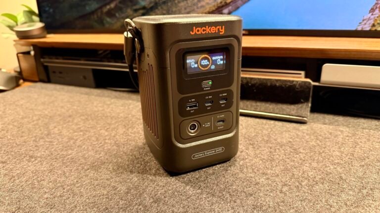 Revisión de la central eléctrica portátil Zachary Explorer 240D