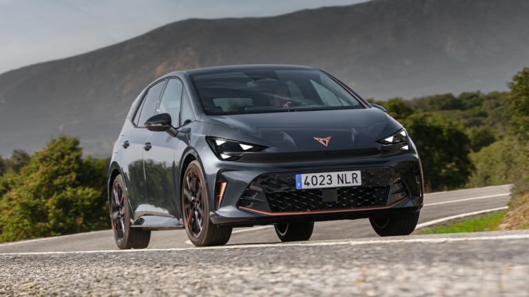 Revisión del Cupra Born VZ 2026: conducción rápida