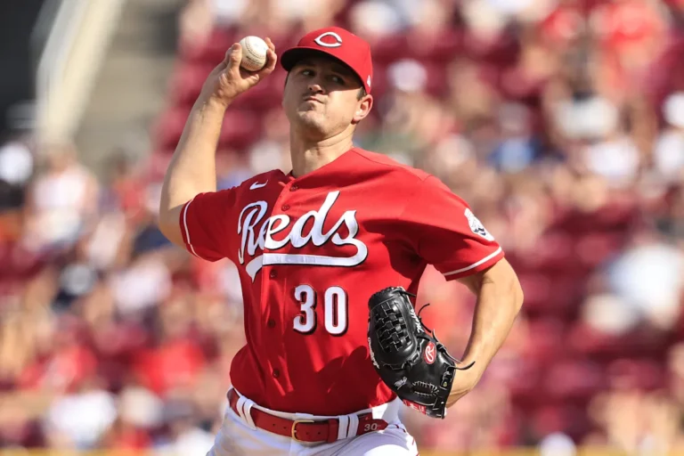 Rhett Lowder affronte son vieil ami Tyler Mahle