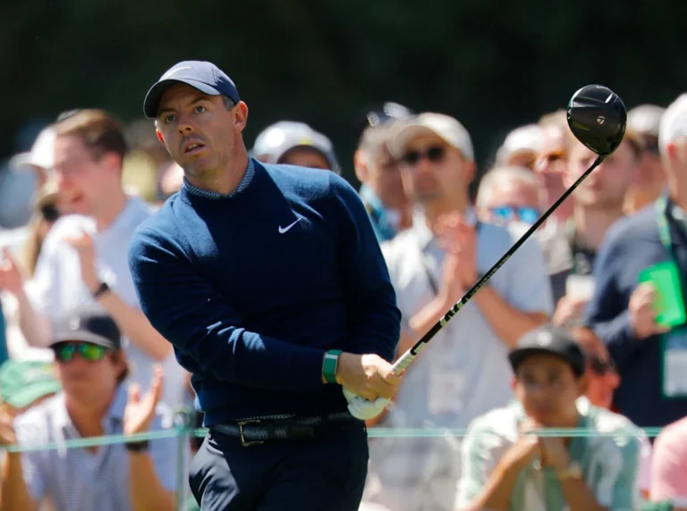 Rory McIlroy est à égalité en tête pour démarrer la
