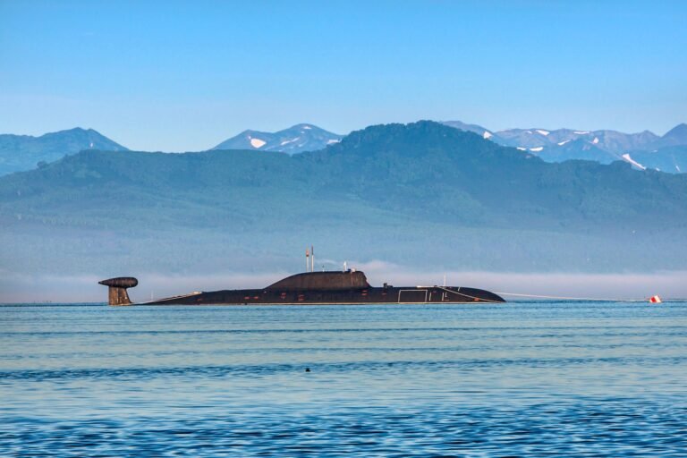 Rusia lanza una operación secreta para desplegar un destructor de