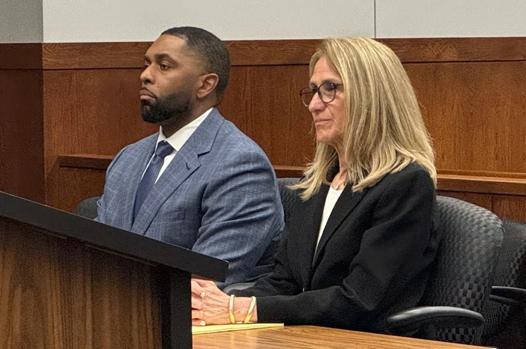 Sherron Moore condamné à une probation dans une affaire d'assistant