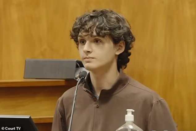 Son fils s'en prend à son père, médecin, sous le