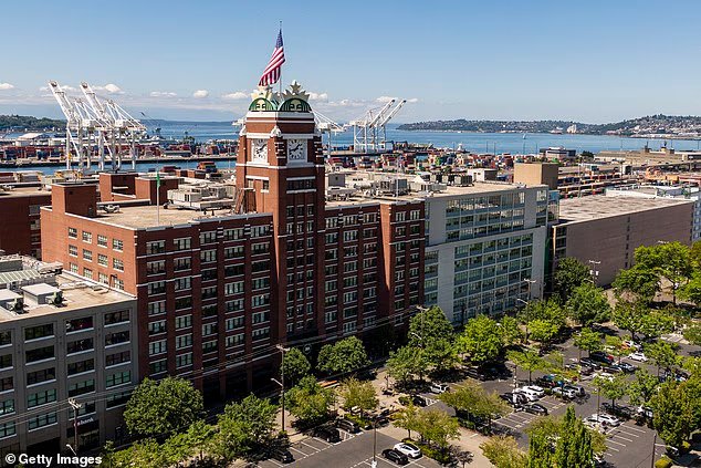 Starbucks a du mal à convaincre les travailleurs réveillés de